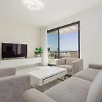 Hotel La Olas *