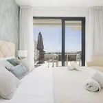 La Olas Hotel *